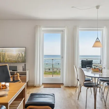 Juna - 50m From The Sea By Interhome *